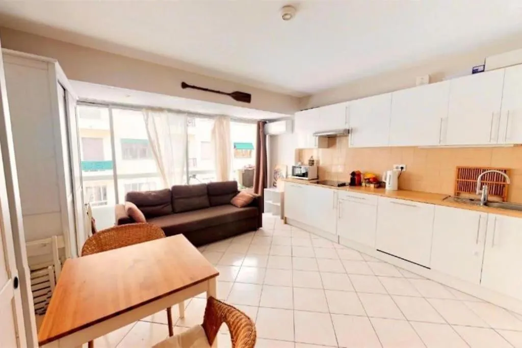 Super Studio In The Heart Of Nice! 0*, Nice